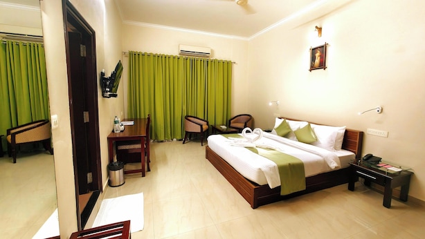 Room - Arya International  (Kunnathunad)
