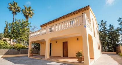 Private Villa: Pool, BBQ, and Parking - Palma