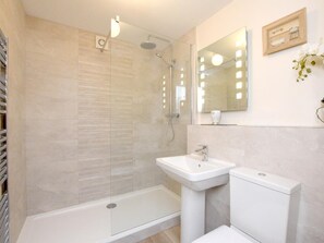 Bathroom - 1 Bed in Hawkshead (oc-llh16) (Hawkshead)