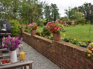 Outdoor dining - 1 Bed in Launceston (oc-49967) (Boyton)
