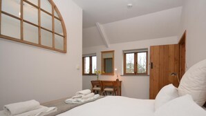 1 室のベッドルーム、旅行用ベビーベッド、WiFi (無料)、ベッドシーツ
