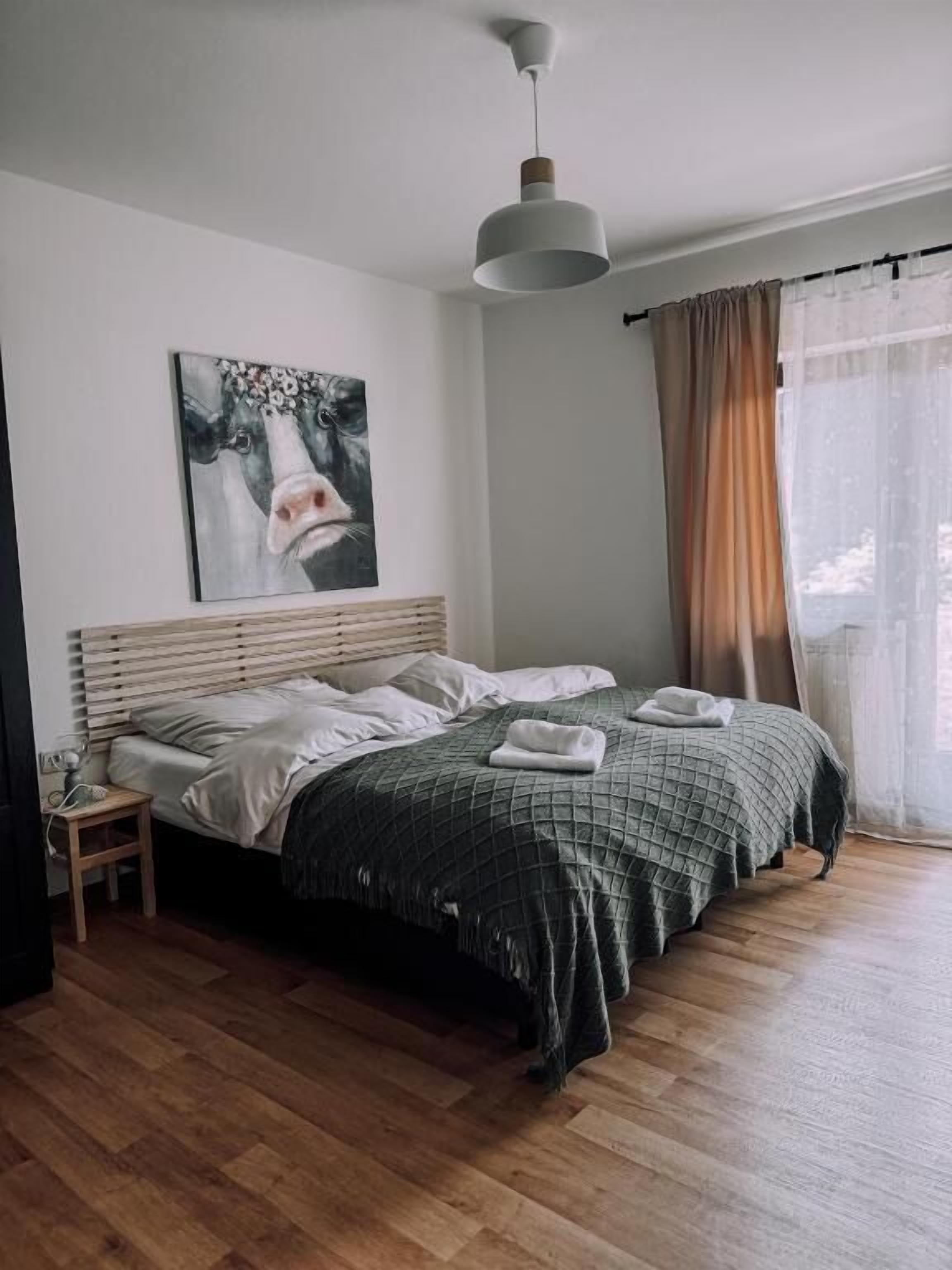 Apartment, 3 Bedrooms, Balcony, Mountain View