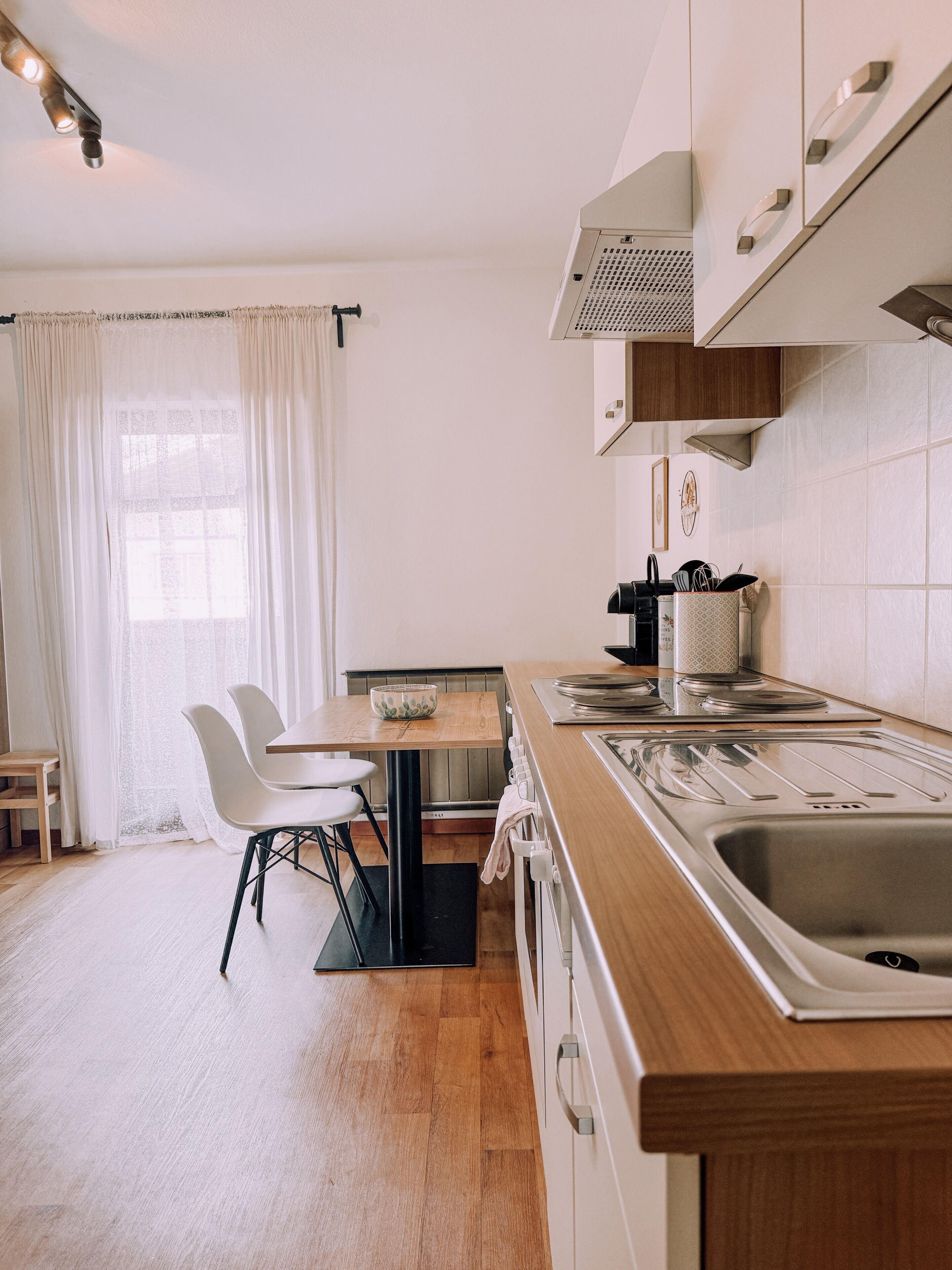 Apartment, 2 Schlafzimmer, Balkon, Bergblick | Eigene Küche | Kühlschrank, Ofen, Herdplatte, Geschirrspüler
