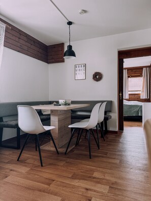Apartment, 3 Bedrooms, Balcony, Mountain View | In-room dining - Das Luis (Altenmarkt im Pongau)