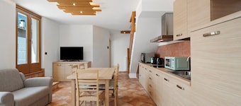Bocenago Duplex Apartment with Mountain View, Private Terrace and Wi-Fi