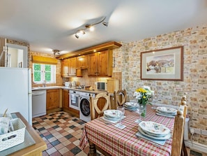 Dining - 2 Bed in Hawkshead (oc-llh29) (Hawkshead)