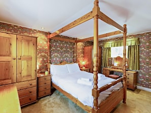 Travel cot, free WiFi, bed sheets - 2 Bed in Hawkshead (oc-llh29) (Hawkshead)