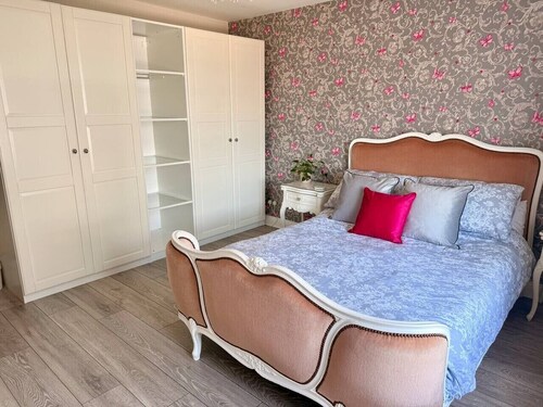 NEW Pier View - Seaview, ensuite, private parking, Southsea