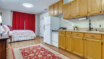 Apartment (0 Bedroom) | Front of property