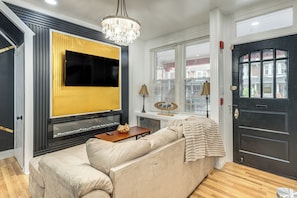 Interior - 1 Mi to Broad St Subway! Walkable Philadelphia Gem (Philadelphia)