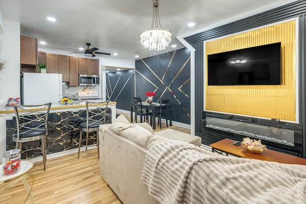Front of property - 1 Mi to Broad St Subway! Walkable Philadelphia Gem (Philadelphia)
