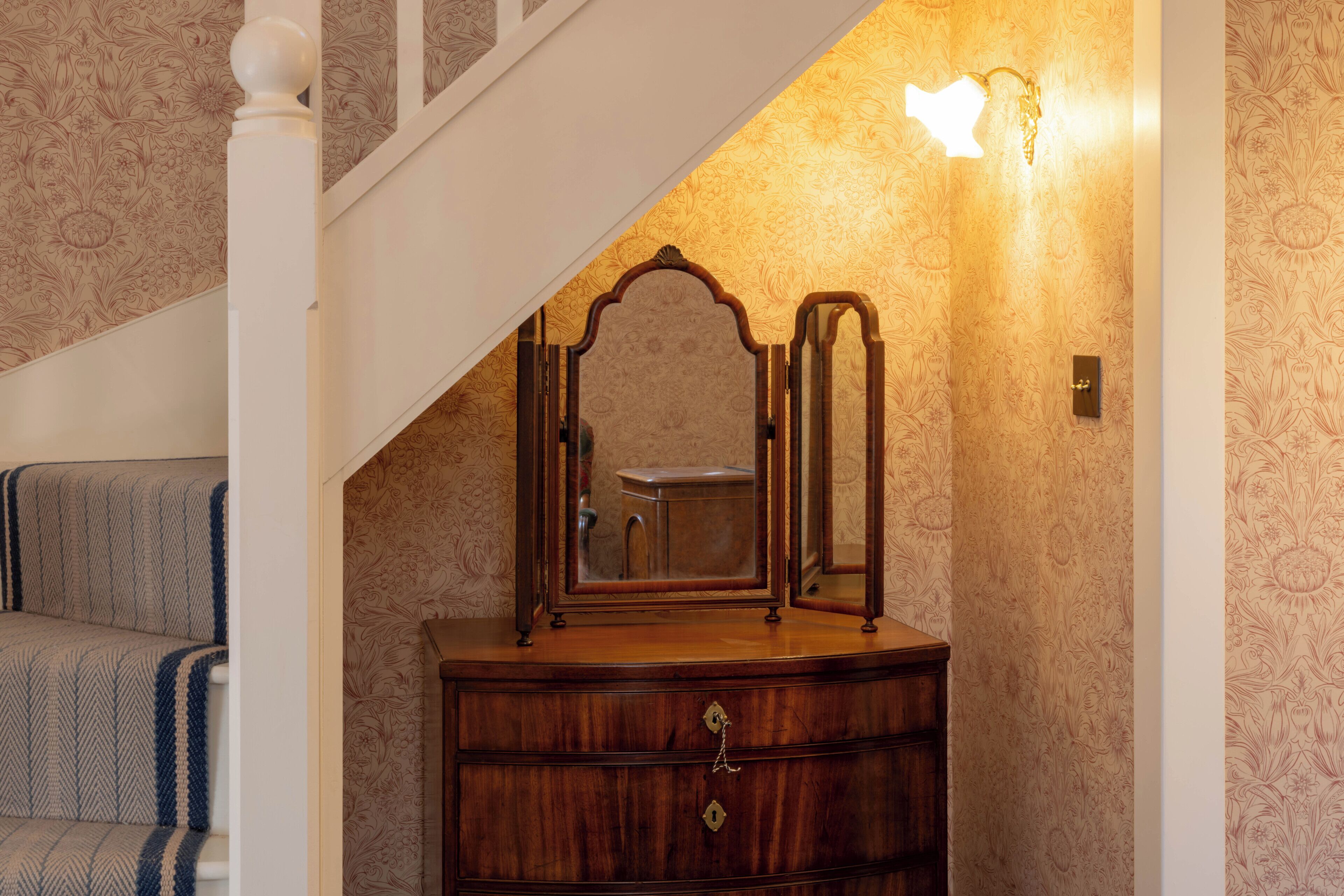 Superior Suite, Kitchen, City View | Interior