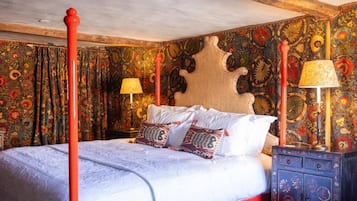 Presidential Suite, 2 Bedrooms, Kitchen, City View | Iron/ironing board (on request), free WiFi