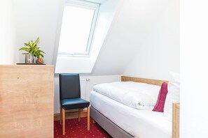 3 bedrooms, in-room safe, travel crib, free WiFi - Simon's Vacation Rental - Apartment 9 (Oberwiesenthal)