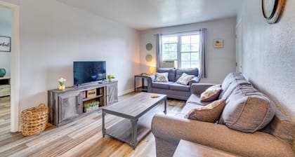6 Mi to Downtown & UT! Convenient Knoxville Apt