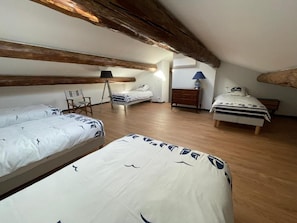 Familie suite, uitzicht op tuin | Gratis wifi