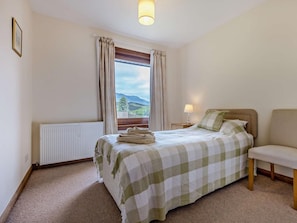 Travel crib, free WiFi, bed sheets - 3 Bed in Dunkeld (oc-50619) (Amulree)