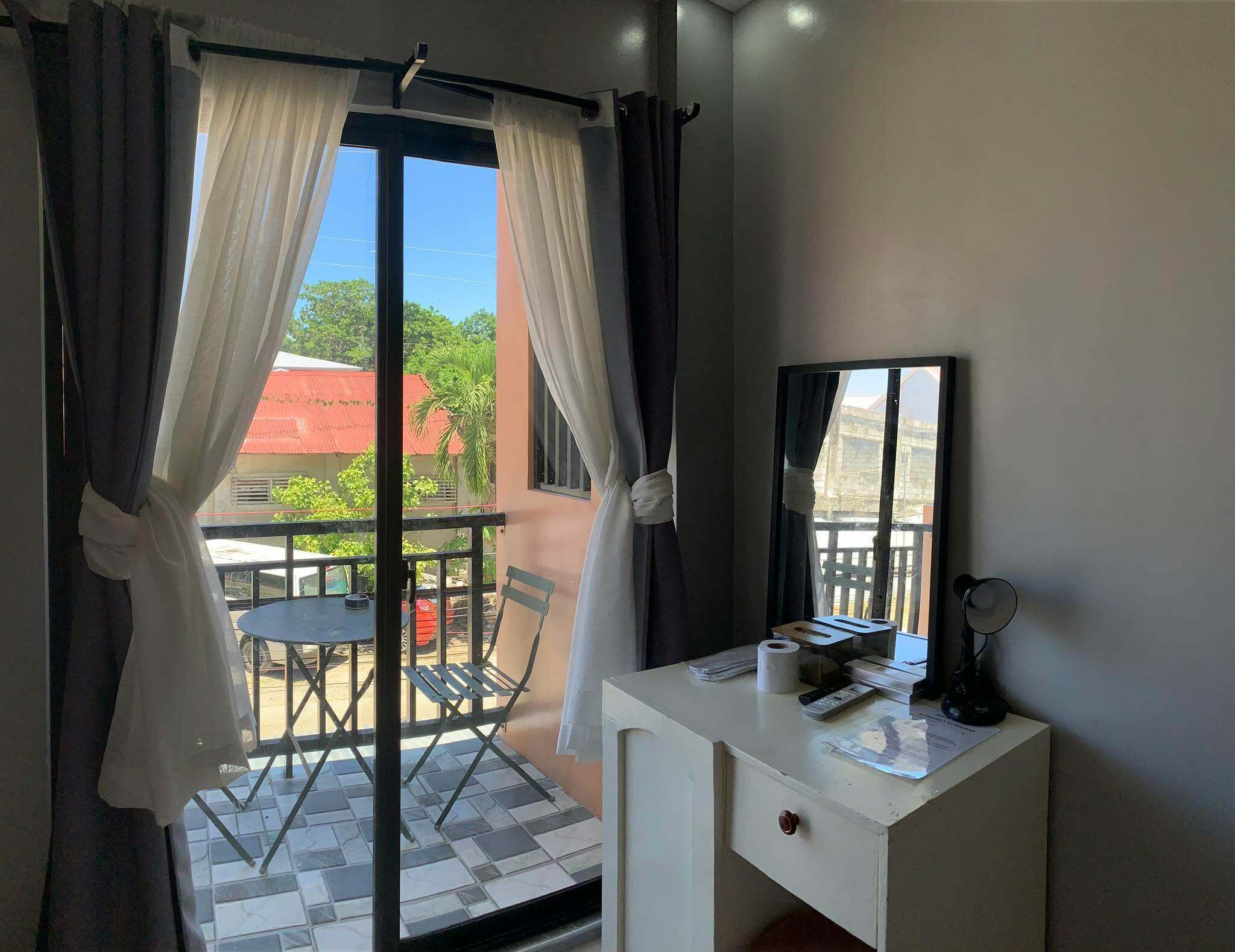 Standard Room, Balcony, City View | Interior