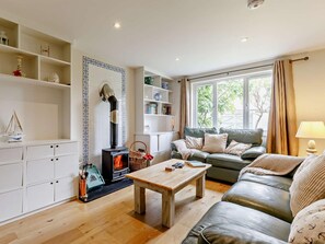 Living area - 4 Bed in Bude (oc-50591) (Bude)