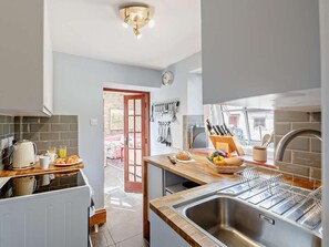 Microwave, oven, dishwasher, high chair - 2 Bed in Colwyn Bay (oc-50933) (Eglwysbach)