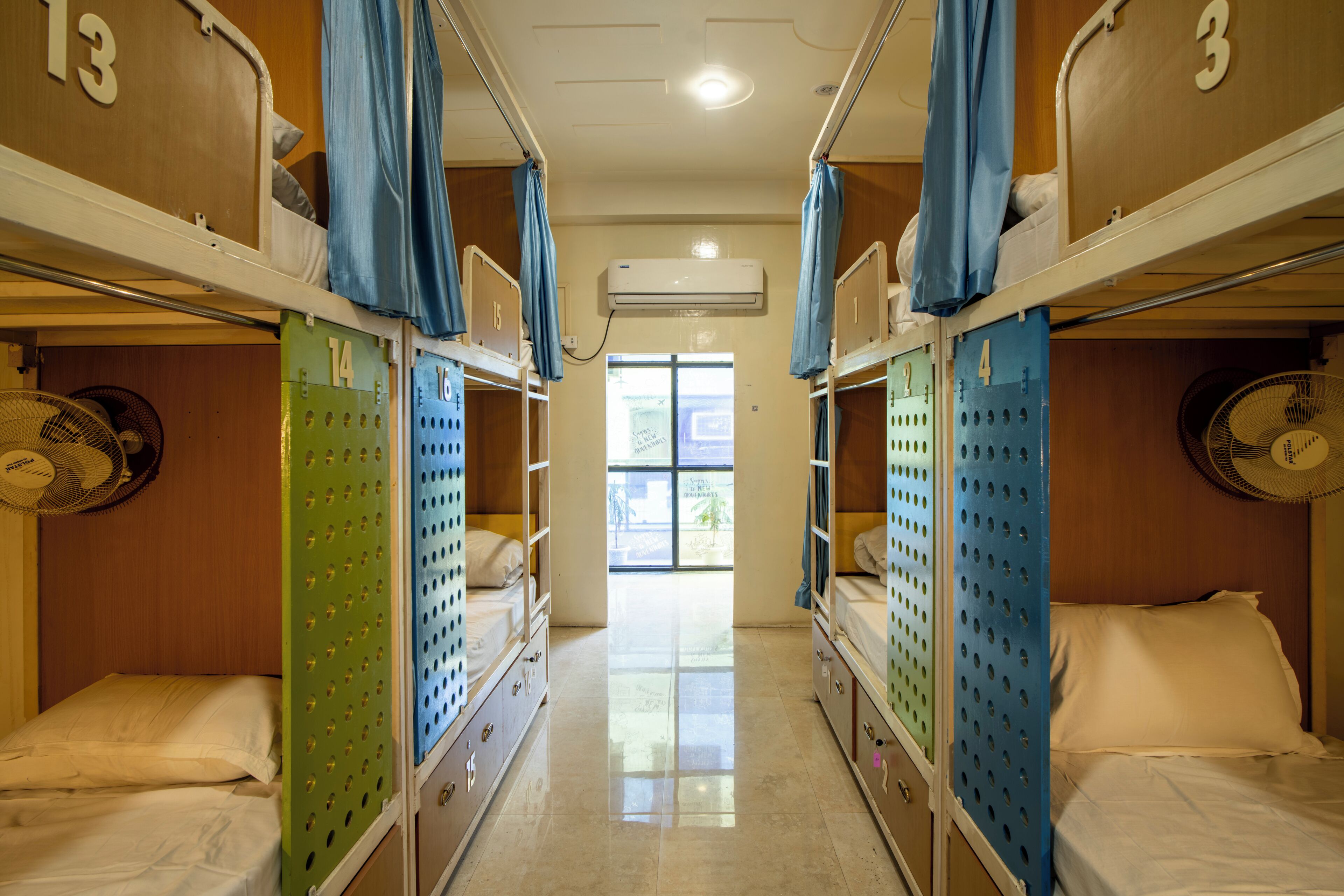 1st Floor 16 Bed Dormitory | Free WiFi, bed sheets