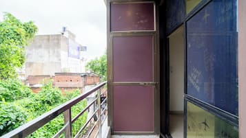 Shared Dormitory | Balcony