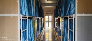 واي فاي مجانًا وملاءات أسرّة