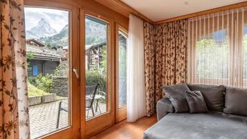 Apartment, Mountain View | Living area