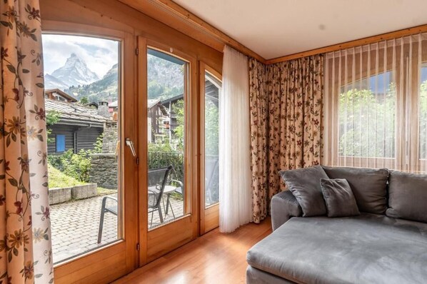 Apartment, Bergblick | Wohnbereich