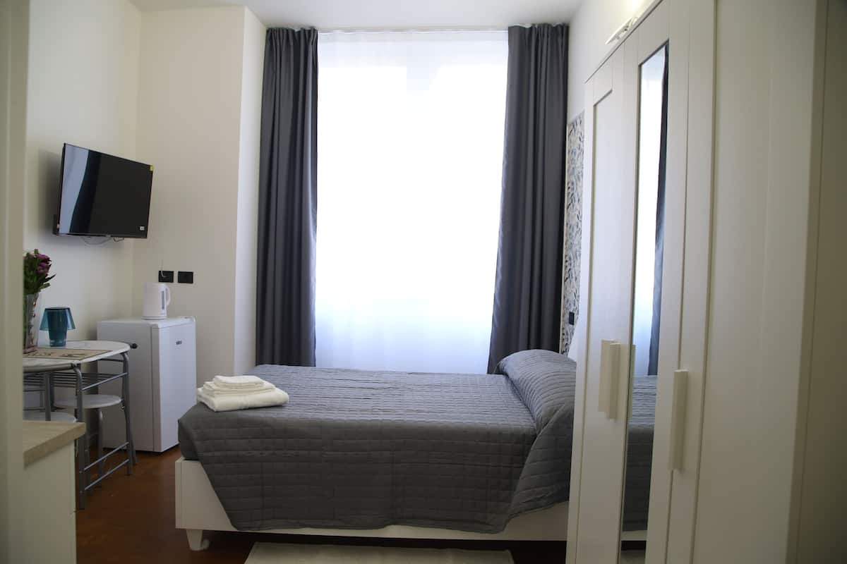 Comfort Double Room | Laptop workspace, WiFi (free)