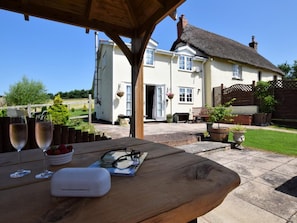 Outdoor dining - 2 Bed in Crediton (oc-51275) (Stockleigh Pomeroy)