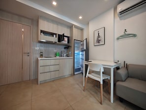 Interior - Enjoy your vacations at lovely condo with pool view condo. (Pattaya City)