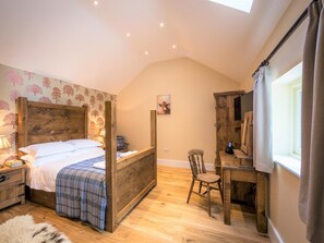 Bügeleisen/Bügelbrett, Reisekinderbett, kostenloses WLAN, Bettwäsche