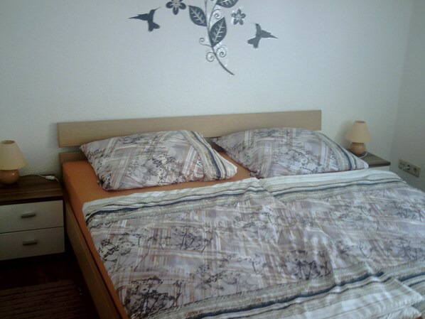 2 dormitorios, tabla de planchar con plancha, wifi y ropa de cama