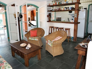 Interior - Family home in Lagoinha: sea view, barbecue and 24-hour security. (Ubatuba)