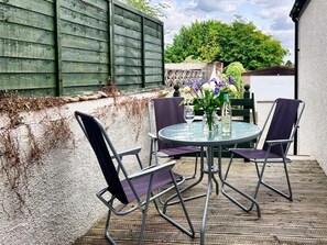 Outdoor dining - 3 Bed in Wylam (oc-51738) (Wylam)