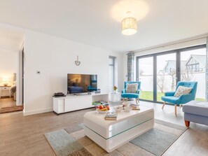TV, fireplace - 3 Bed in Bideford (oc-52930) (Northam)