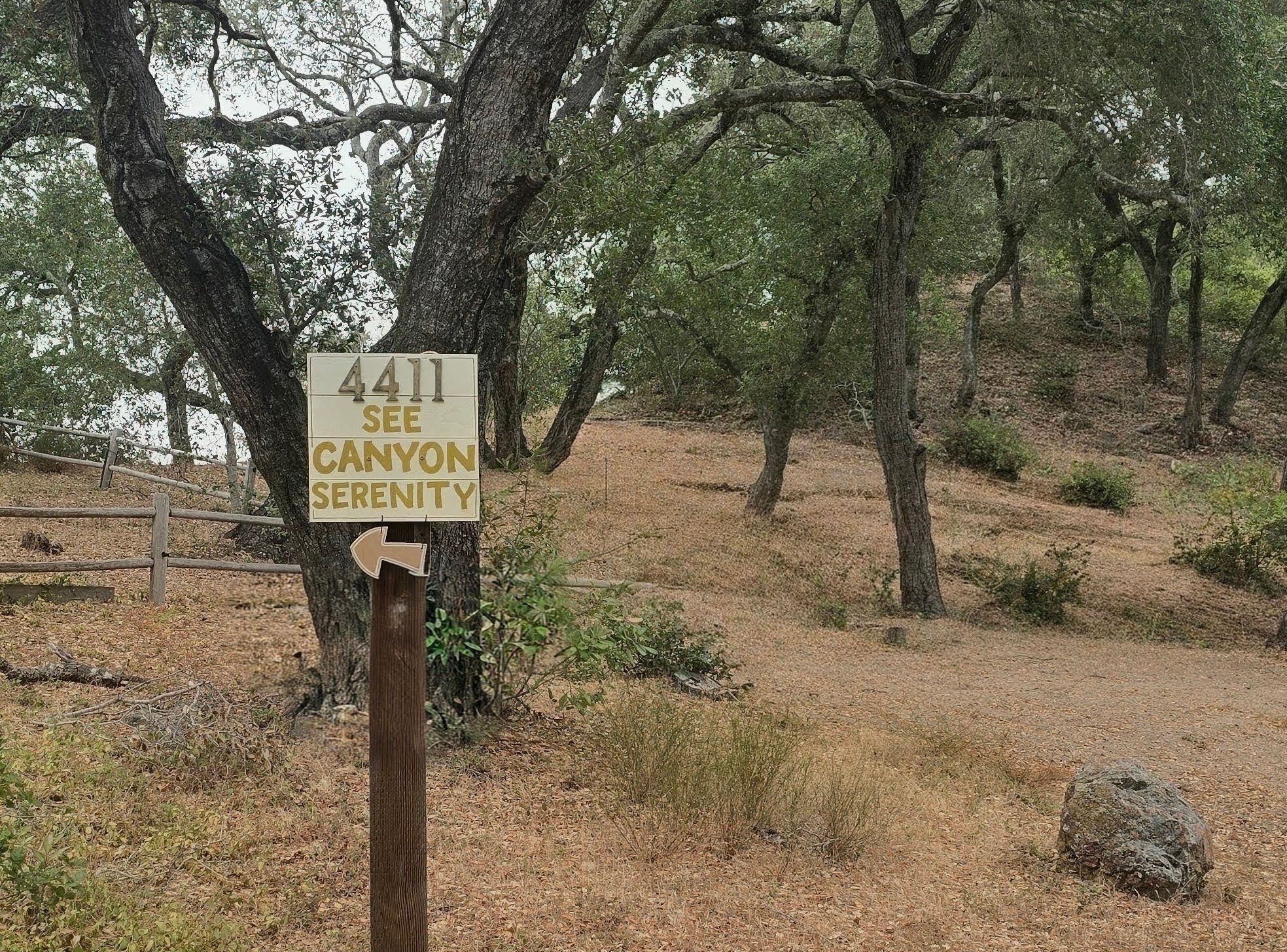 Un indicador señala a la derecha con el número 4411 y el texto 'SEE CANYON SERENITY'.