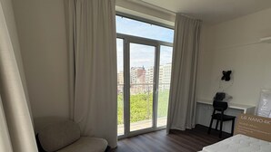 Kamar Double atau Twin Superior, balkon, pemandangan kota | Setrika/meja setrika dan Wi-Fi gratis