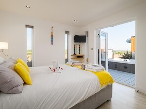 Cuna de viaje, wifi gratis y ropa de cama 