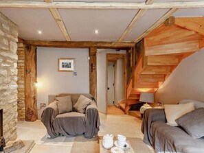Living area - 1 Bed in Moreton-in-marsh (oc-52674) (Longborough)
