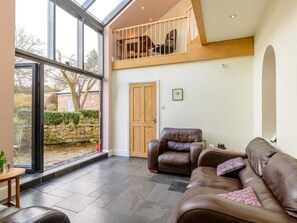 Unclassified image, 4 of 32, button - 6 Bed in Richmond (oc-52779) (Catterick)