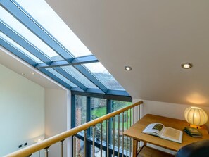 Unclassified image, 5 of 32, button - 6 Bed in Richmond (oc-52779) (Catterick)