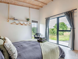 Iron/ironing board, travel cot, free WiFi, bed sheets - 2 Bed in Llandrindod Wells (oc-53193) (Llandrindod Wells)