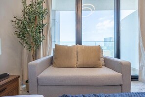 Apartment, Balkon | Wohnbereich