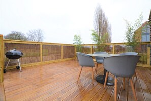 Outdoor dining - 2 Bed in Lincoln (oc-53878) (Doddington)
