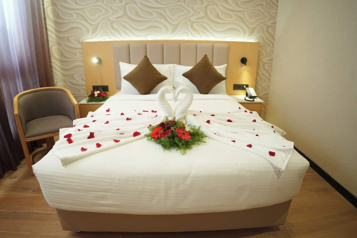 Standard Suite | In-room safe, soundproofing, iron/ironing board (on request)