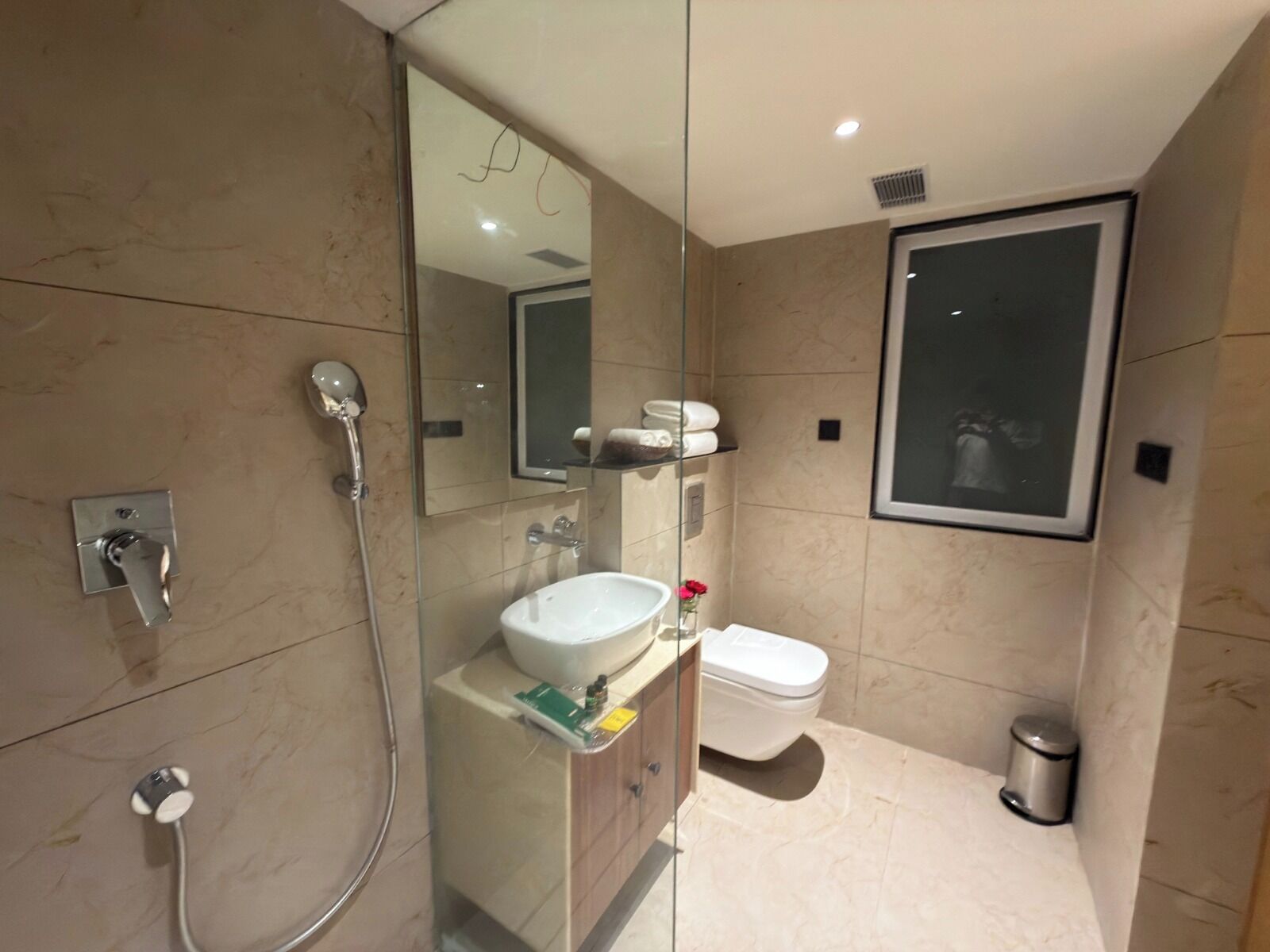 Standard Suite | Bathroom