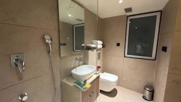 Standard Suite | Bathroom