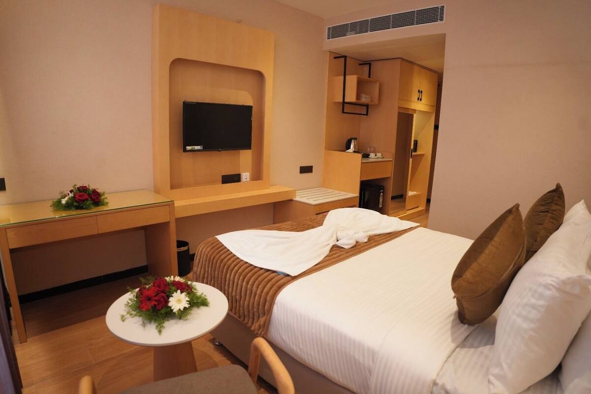 Executive Room, City View | In-room safe, soundproofing, iron/ironing board (on request)